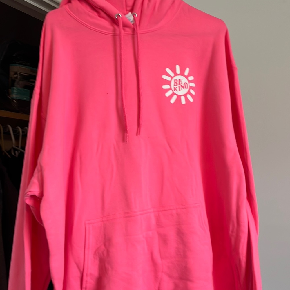 Be kind hooded women’s sweatshirt